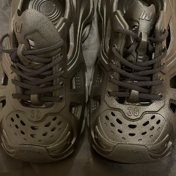 Balenciaga HD lace up sneakers -no box AUTHENTIC - Picture 2 of 7